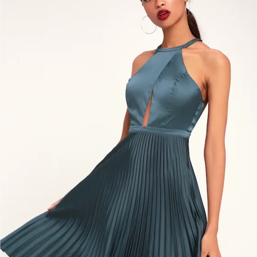 NWOT Lulu's Ryse Teal Halter Pleated Midi Dress